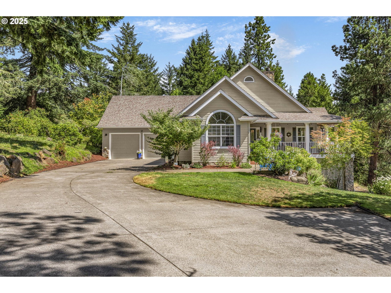 Primary listing photo, 32810 SISTERS LOOP, Eugene, OR, 97405
