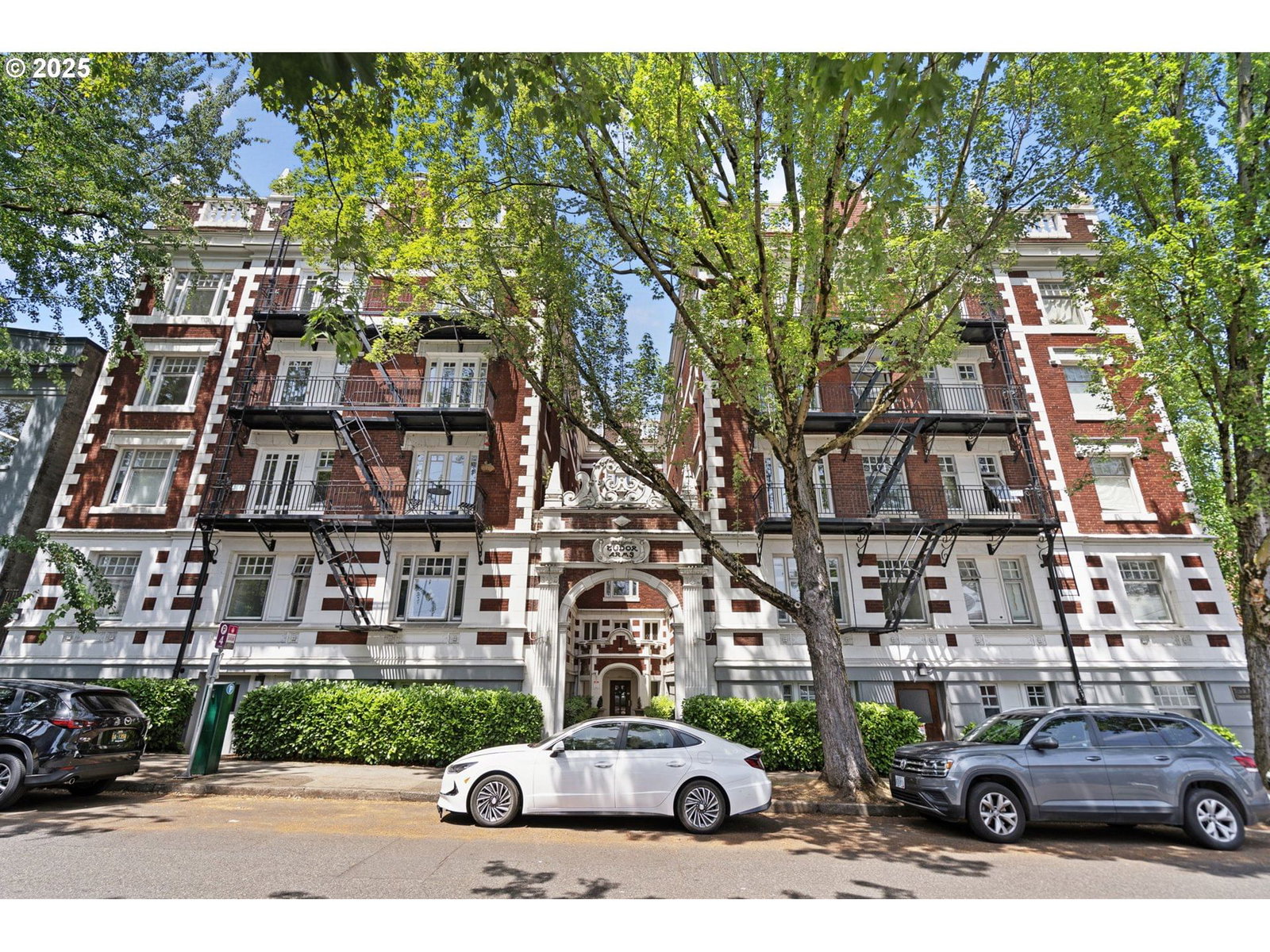 Primary listing photo, 1811 NW COUCH ST #210, Portland, OR, 97209
