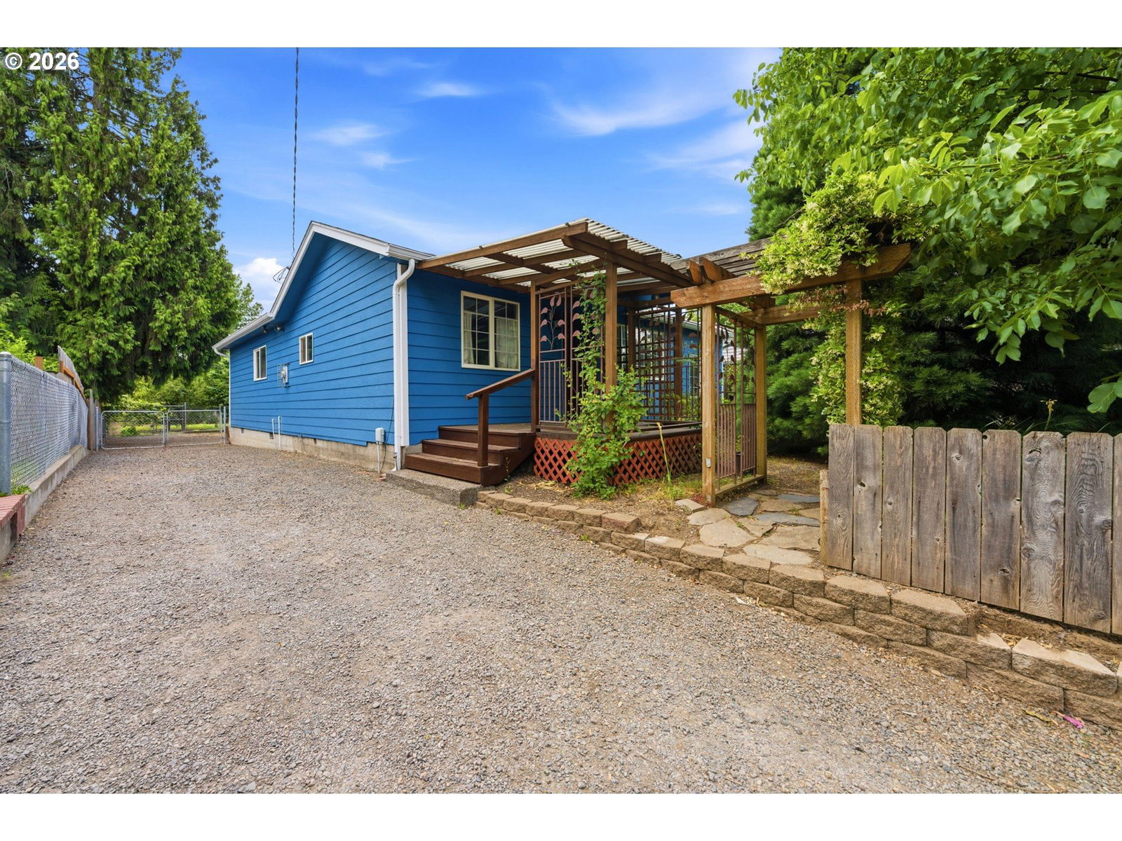 Listing photo 1 of 6