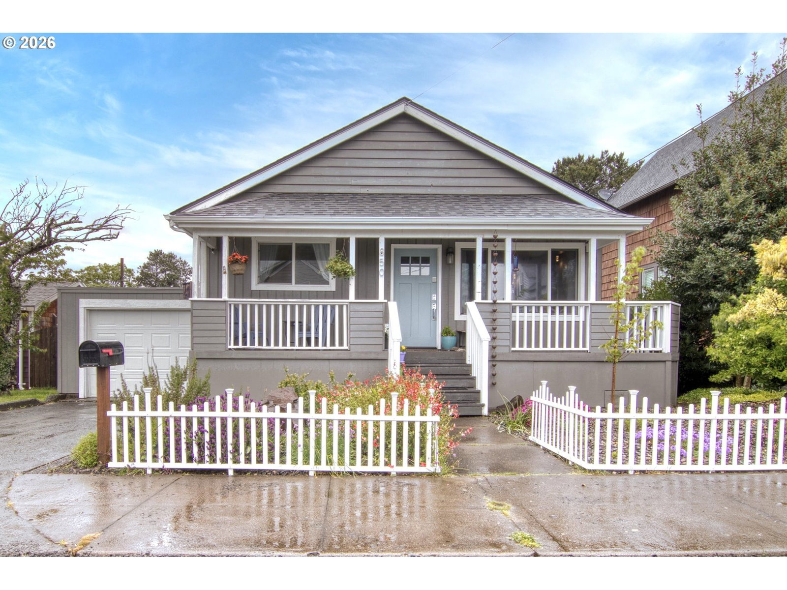 Listing photo 1 of 6