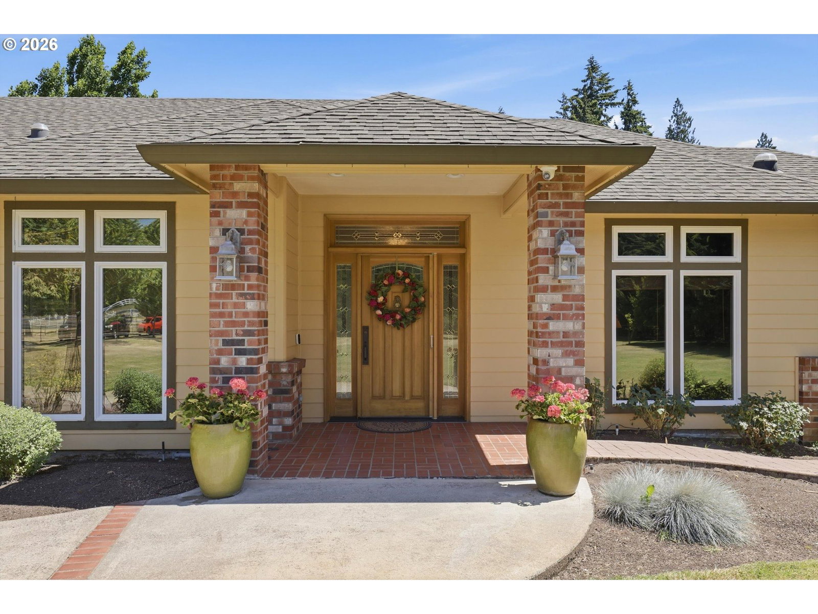 Listing photo 1 of 6