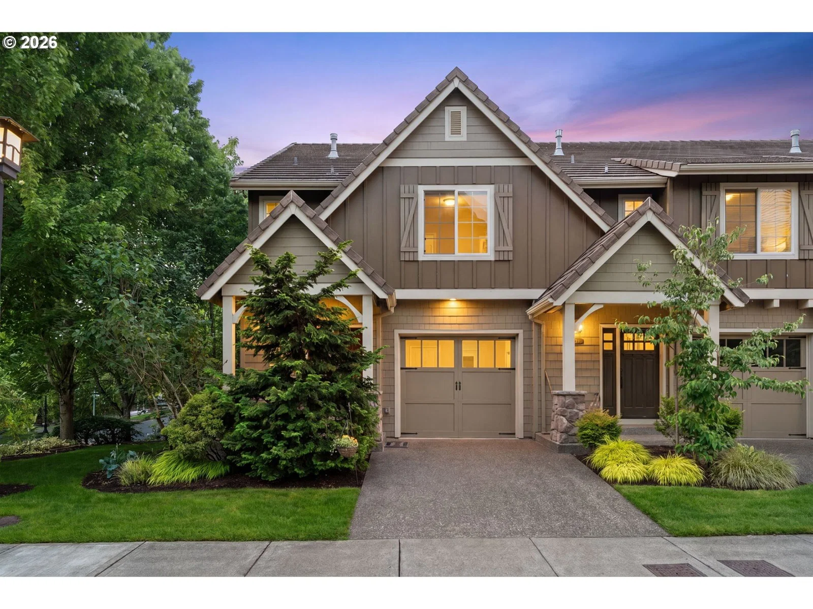 2003 NW VILLAGE CIR