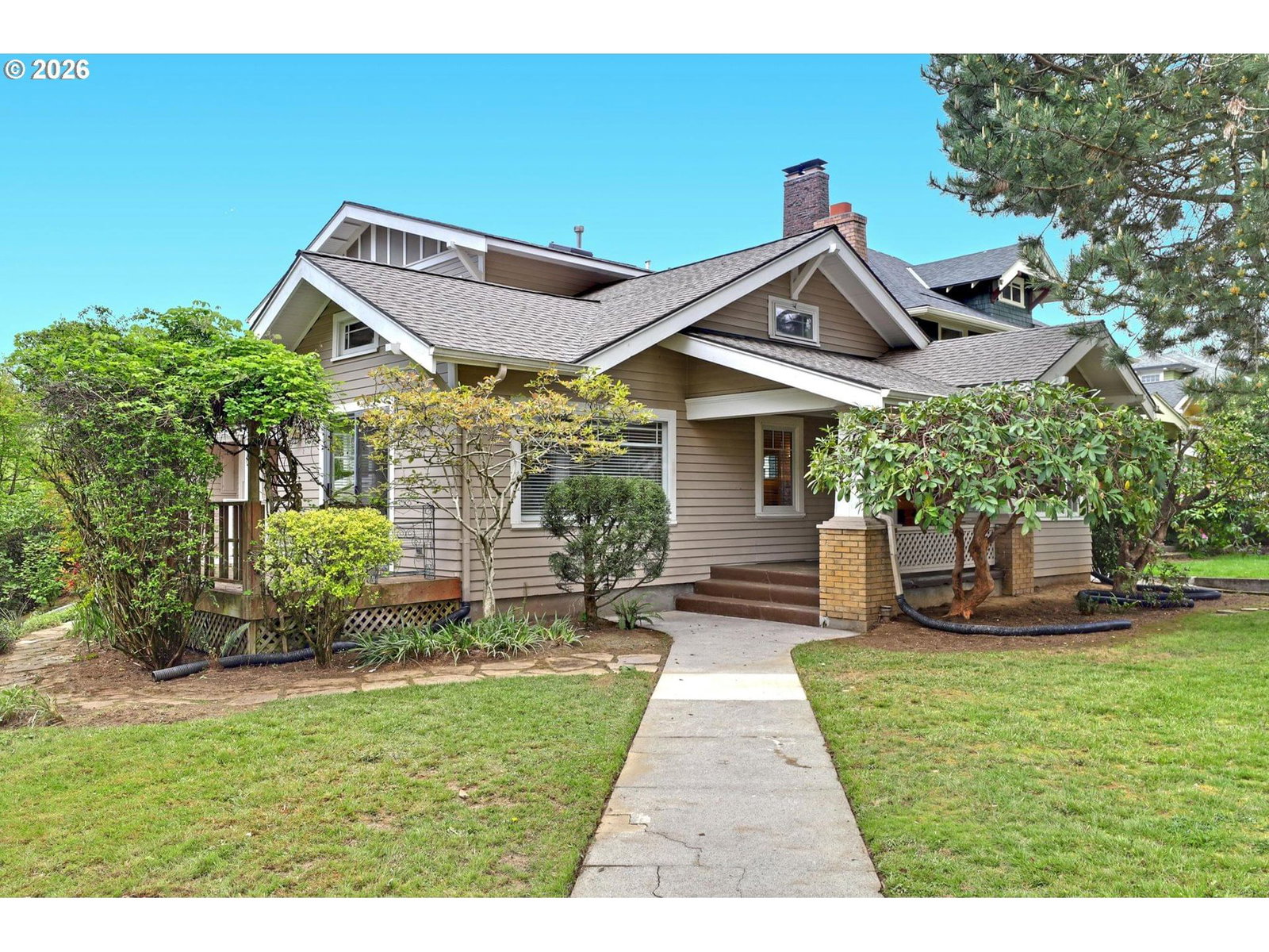 Primary listing photo, 415 NE MIRIMAR PL, Portland, OR, 97232