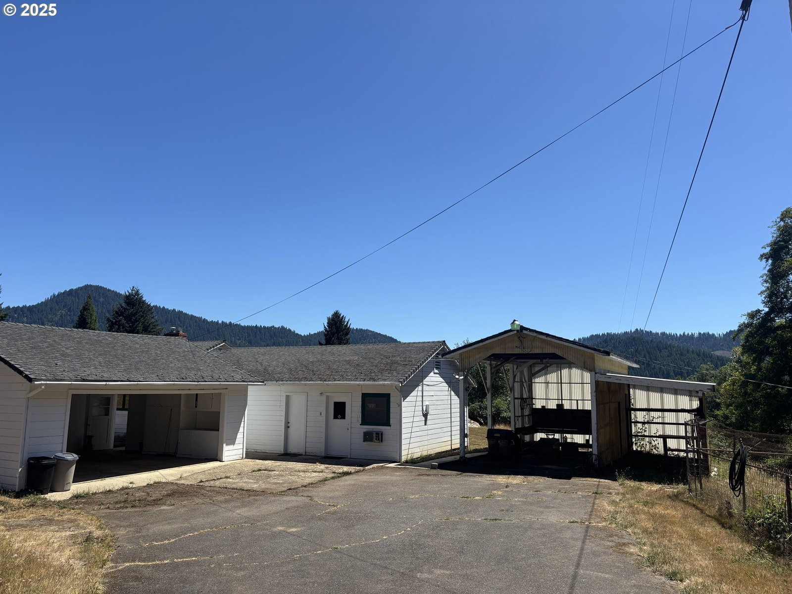 Primary listing photo, 589 MEHLWOOD LN, Glendale, OR, 97442