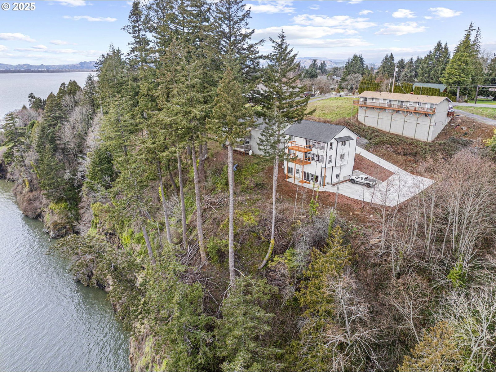 Listing photo 1 of 6