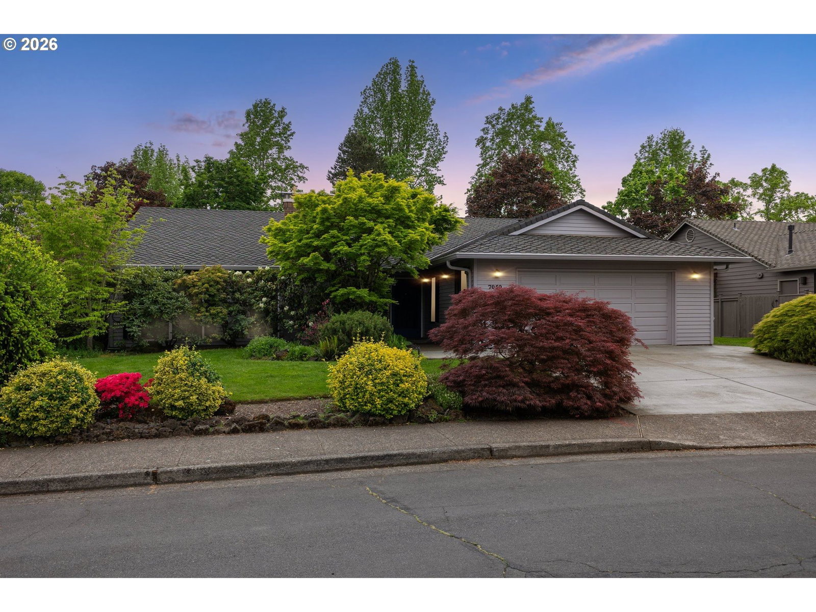 Primary listing photo, 7050 SW CHAPEL LN, Portland, OR, 97223