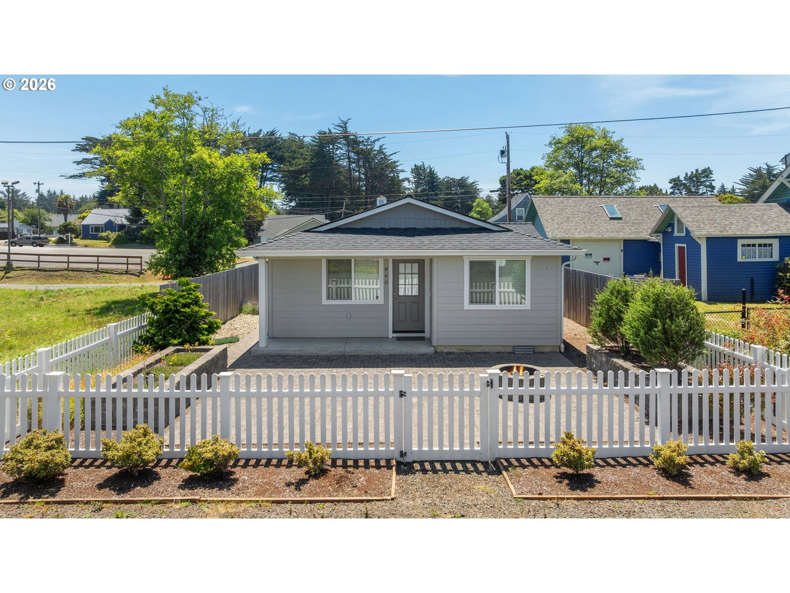 Listing photo 1 of 6