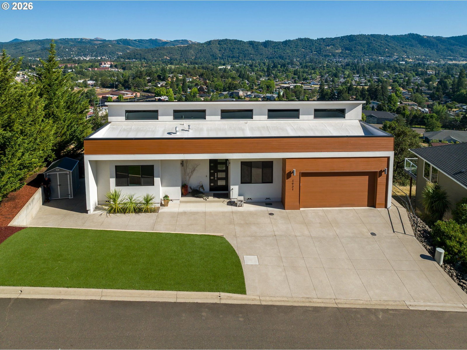 Listing photo 1 of 6
