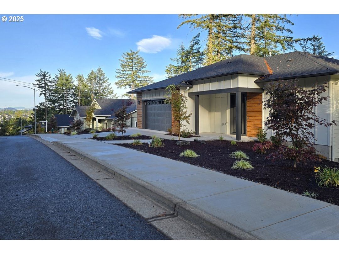 Listing photo 4 of 45, 3442 RIVER HEIGHTS DR, Springfield, OR, 97477