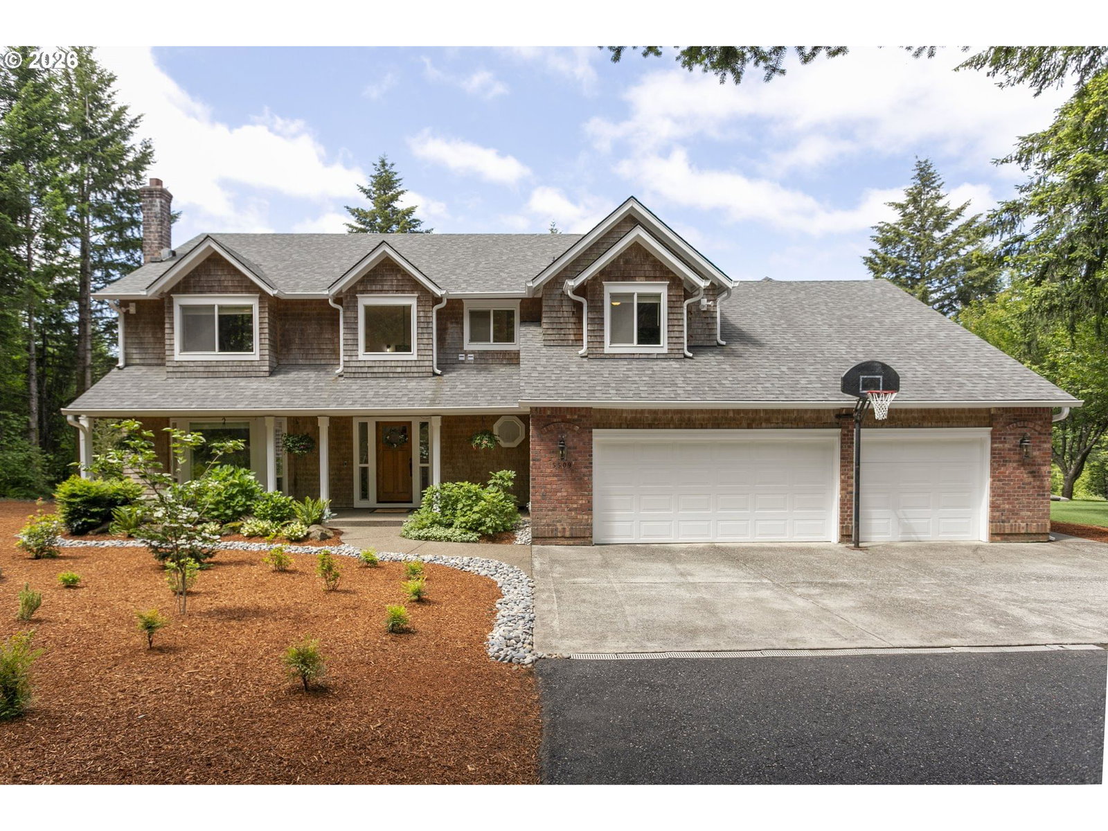 Listing photo 1 of 6