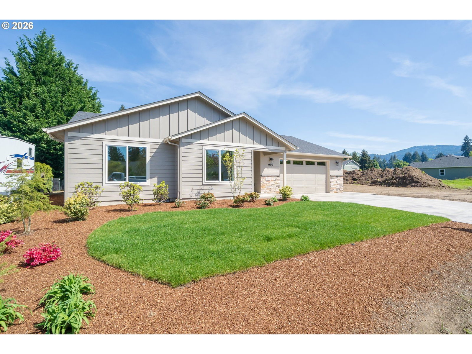 Listing photo 1 of 6