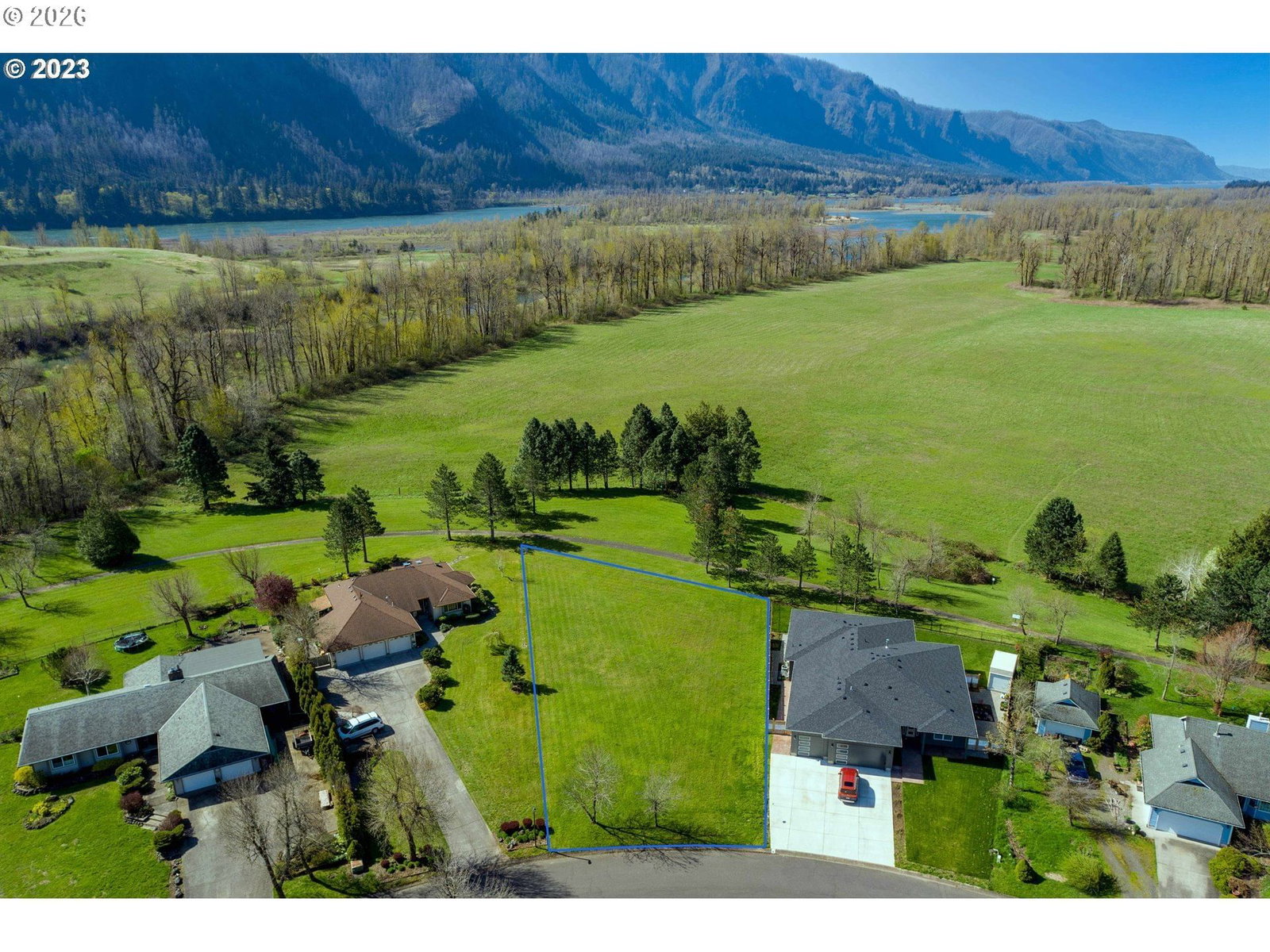 Primary listing photo, 319 HAMILTON ST, North Bonneville, WA, 98639