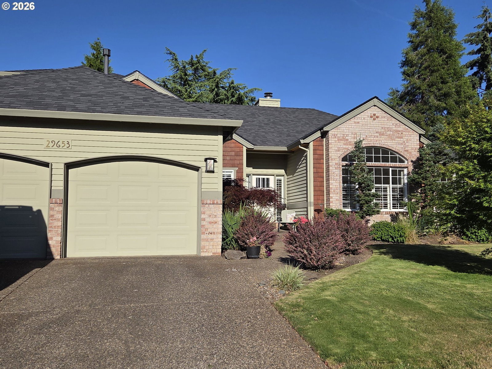Listing photo 1 of 4