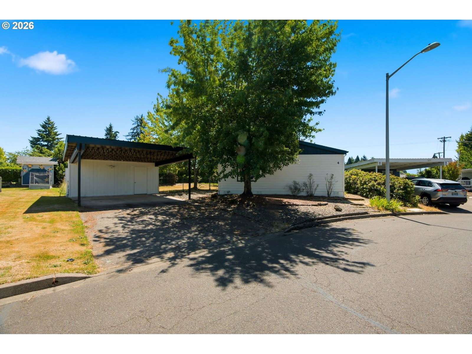 Listing photo 1 of 6