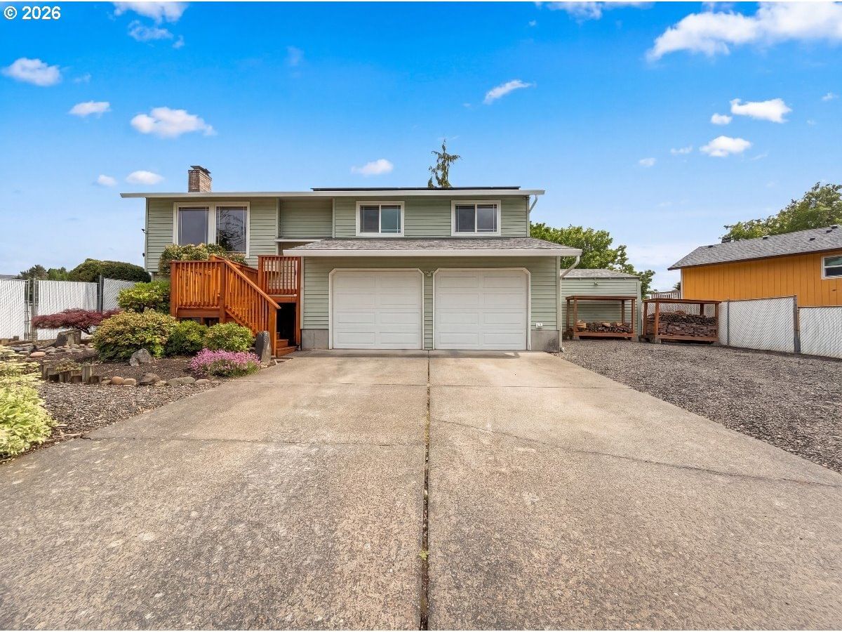 Primary listing photo, 1209 SW 25TH ST, Troutdale, OR, 97060