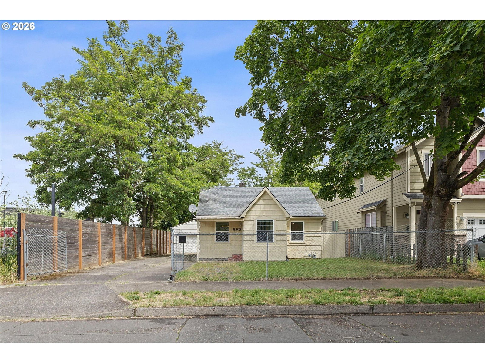 Listing photo 1 of 6