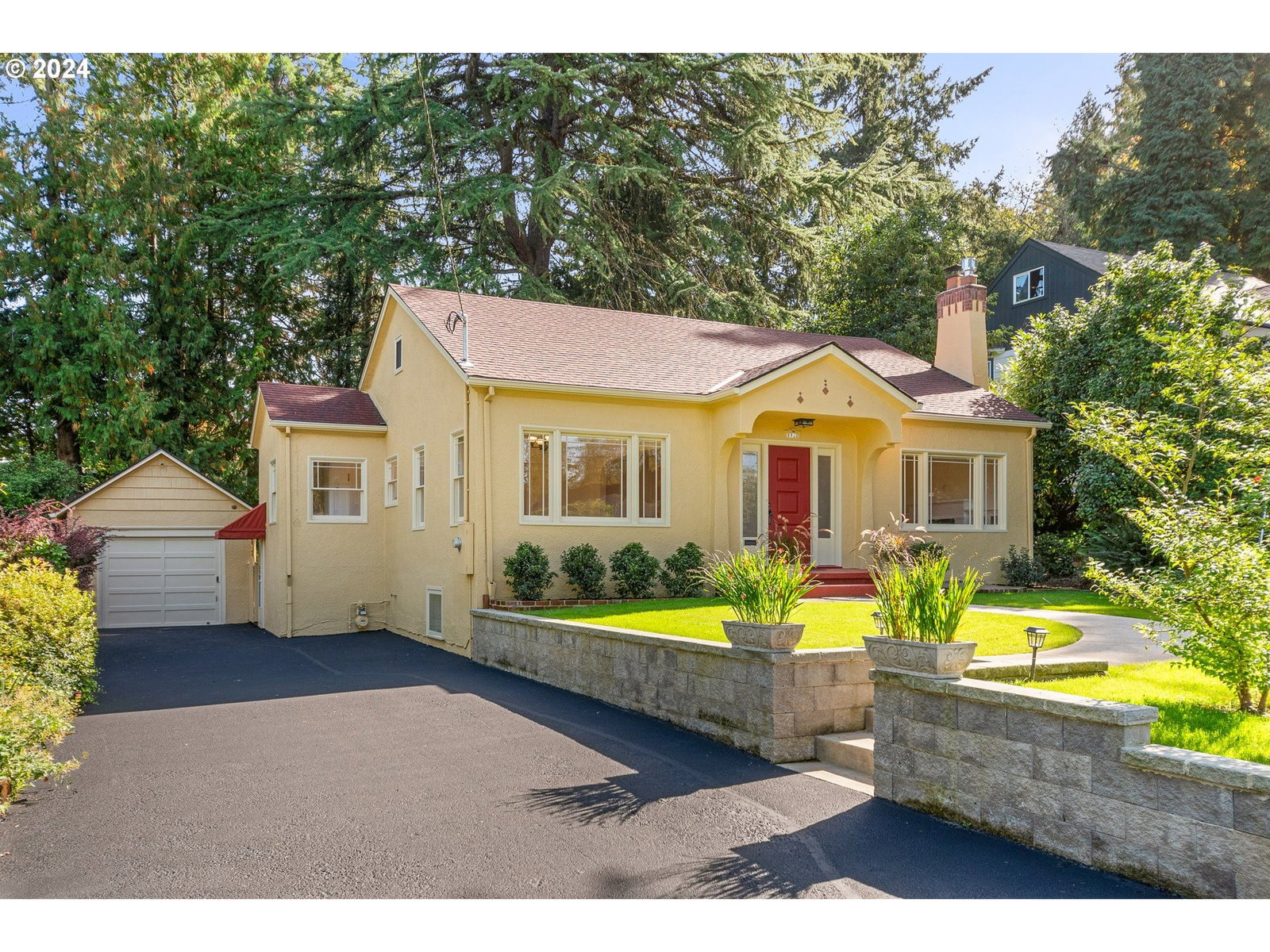 Primary listing photo, 8922 SW CAPITOL HWY, Portland, OR, 97219