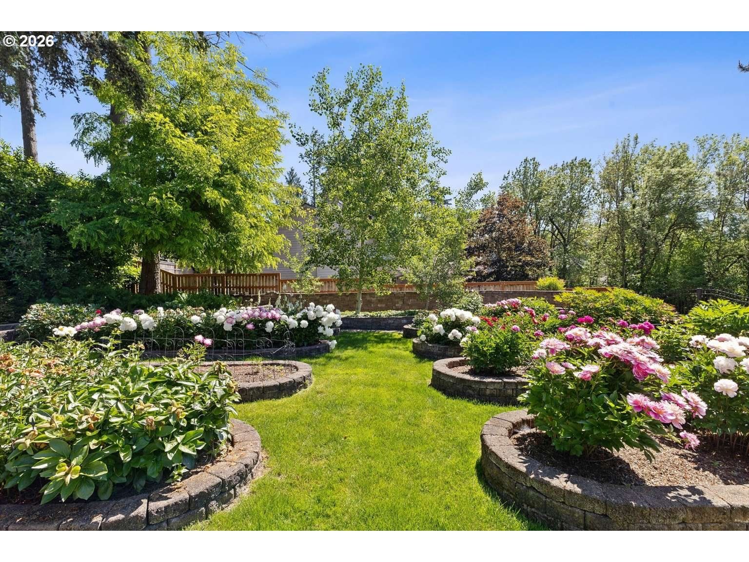 Listing photo 1 of 6