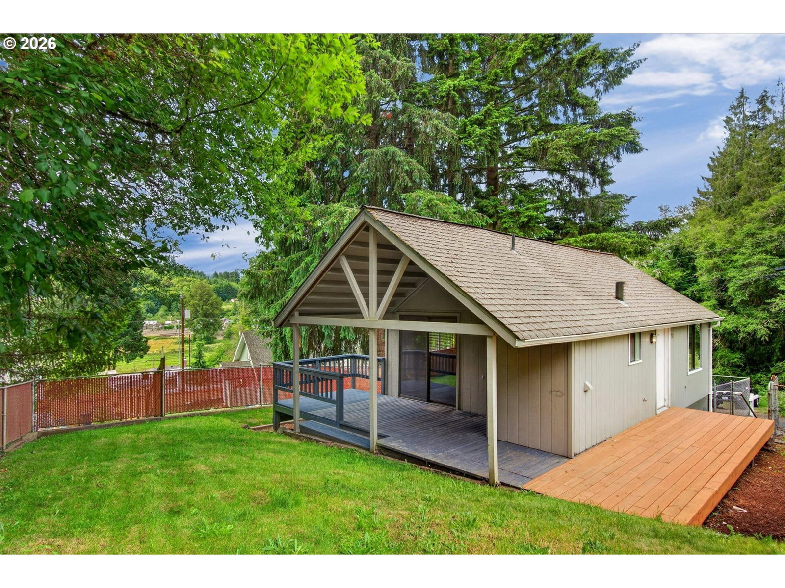 Listing photo 1 of 6