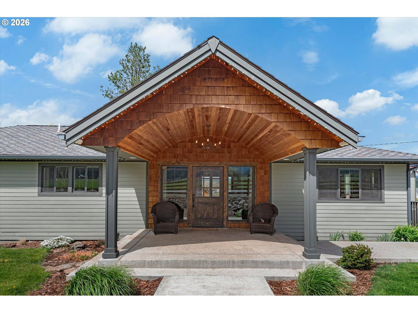 Listing photo 1 of 6