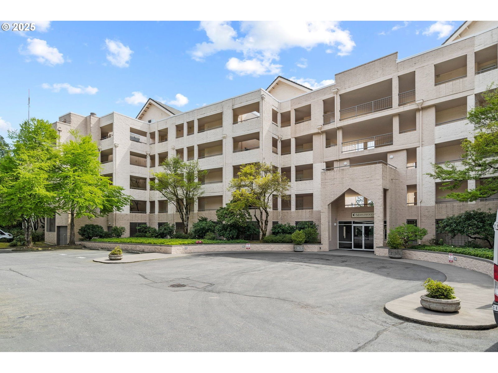 Primary listing photo, 6665 W BURNSIDE RD #447, Portland, OR, 97210
