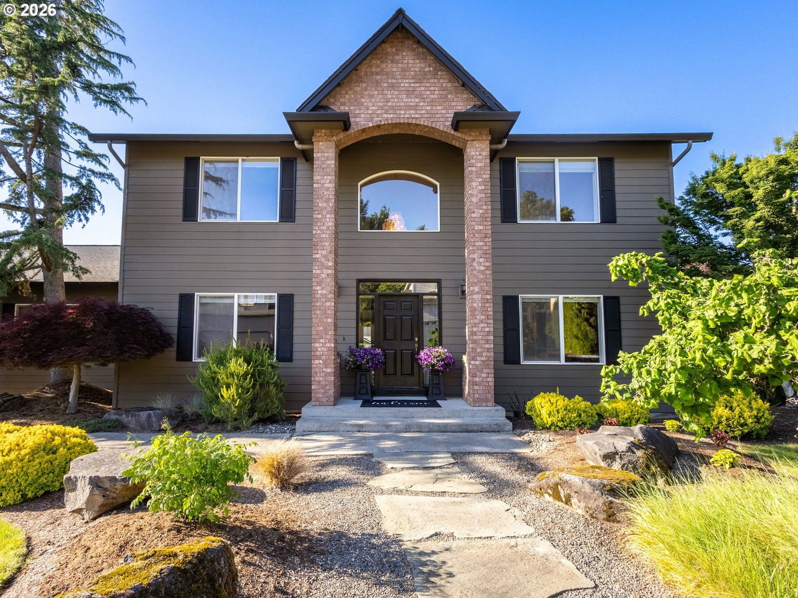 Listing photo 1 of 6