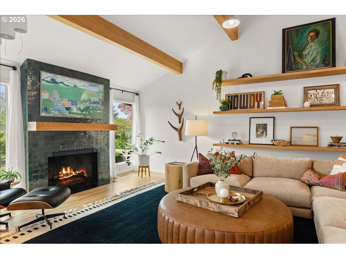Listing photo 4 of 35, 7835 SW WESTGATE WAY, Portland, OR, 97225