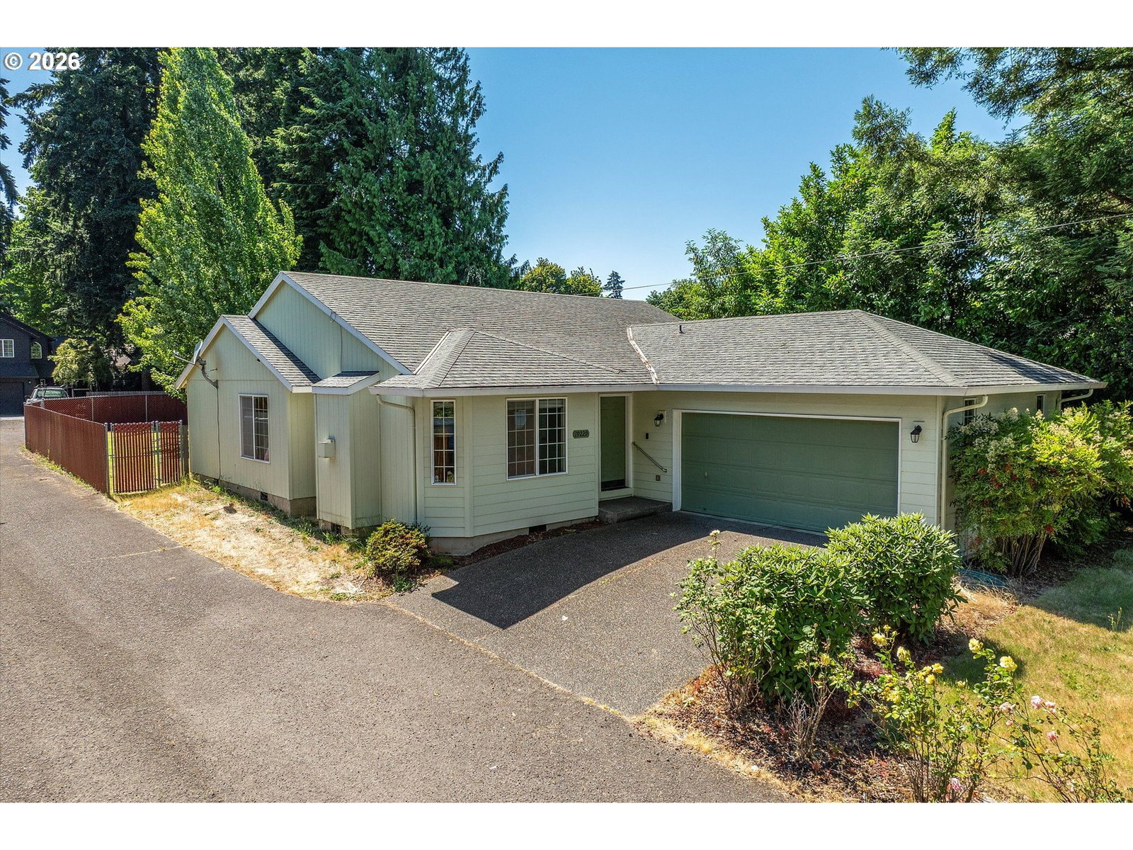 Listing photo 1 of 6
