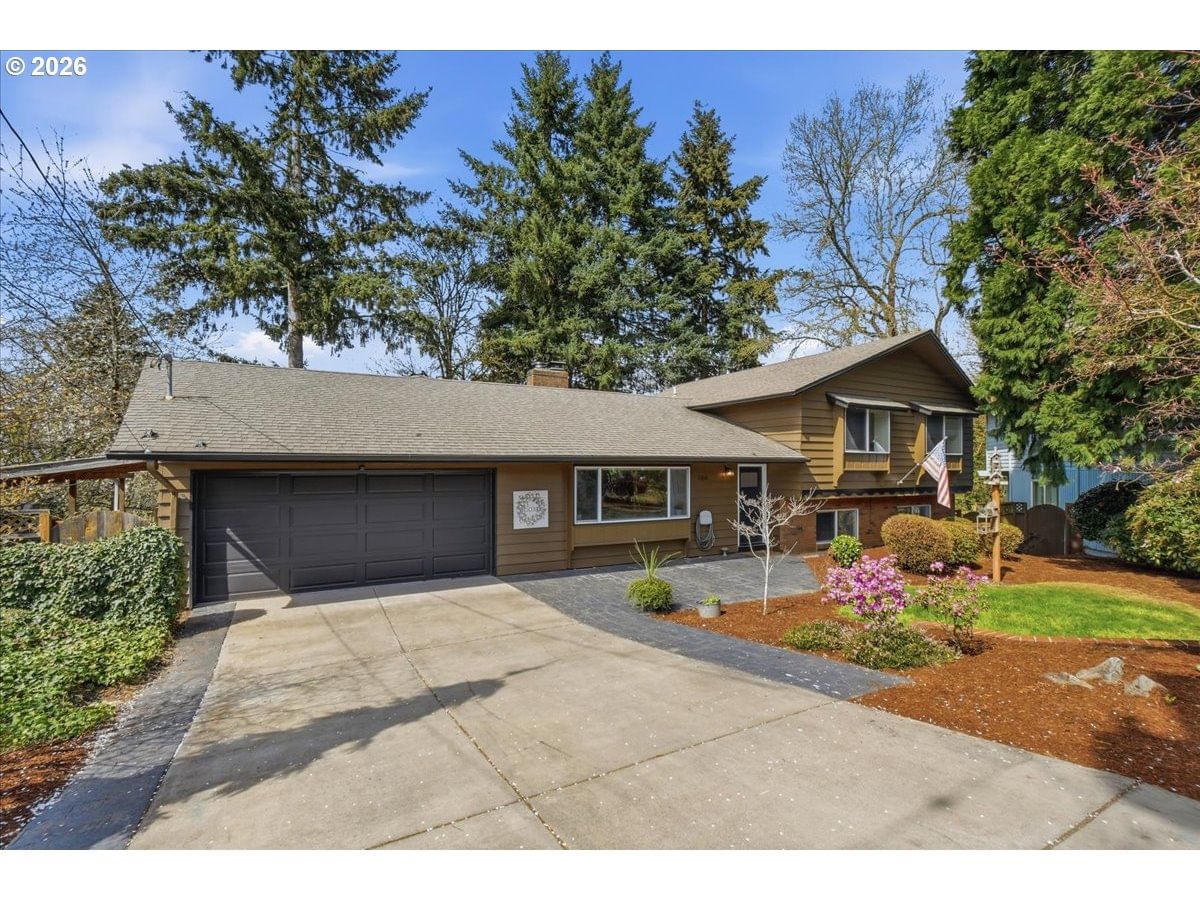 Primary listing photo, 11010 NE 8TH AVE, Vancouver, WA, 98685