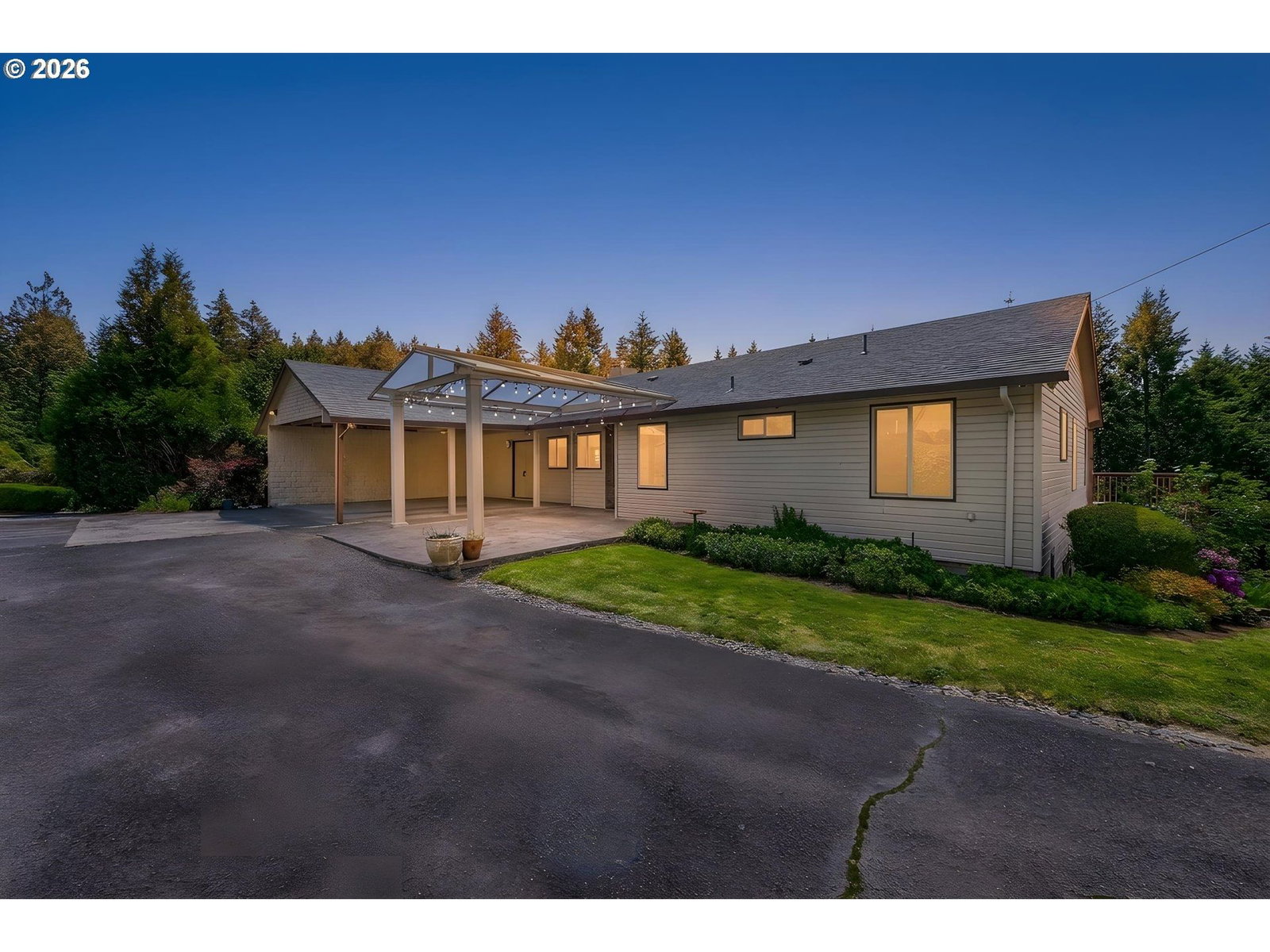 Listing photo 1 of 6