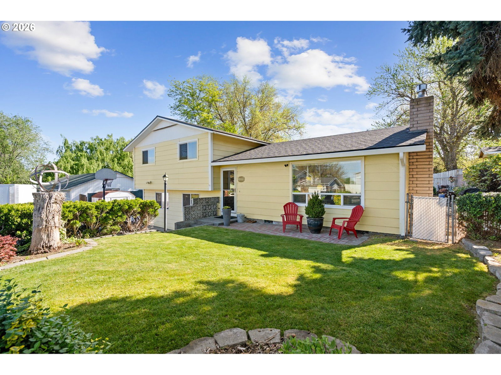 Primary listing photo, 445 SE 7TH ST, Hermiston, OR, 97838