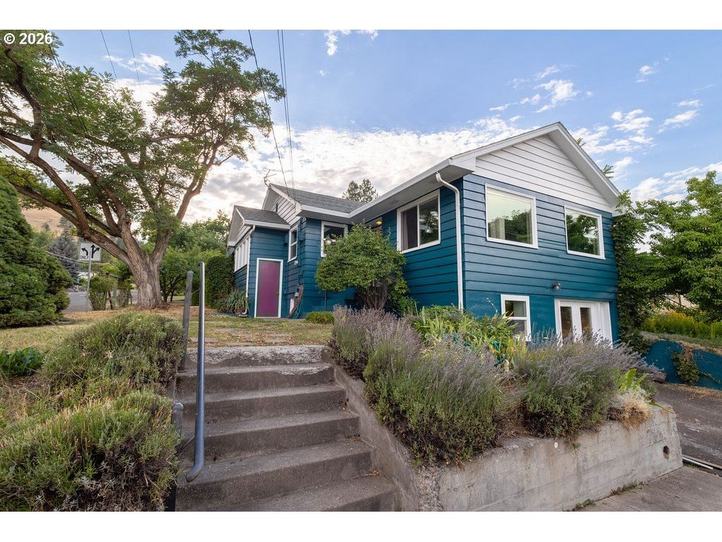 Primary listing photo, 307 N AVE, La Grande, OR, 97850
