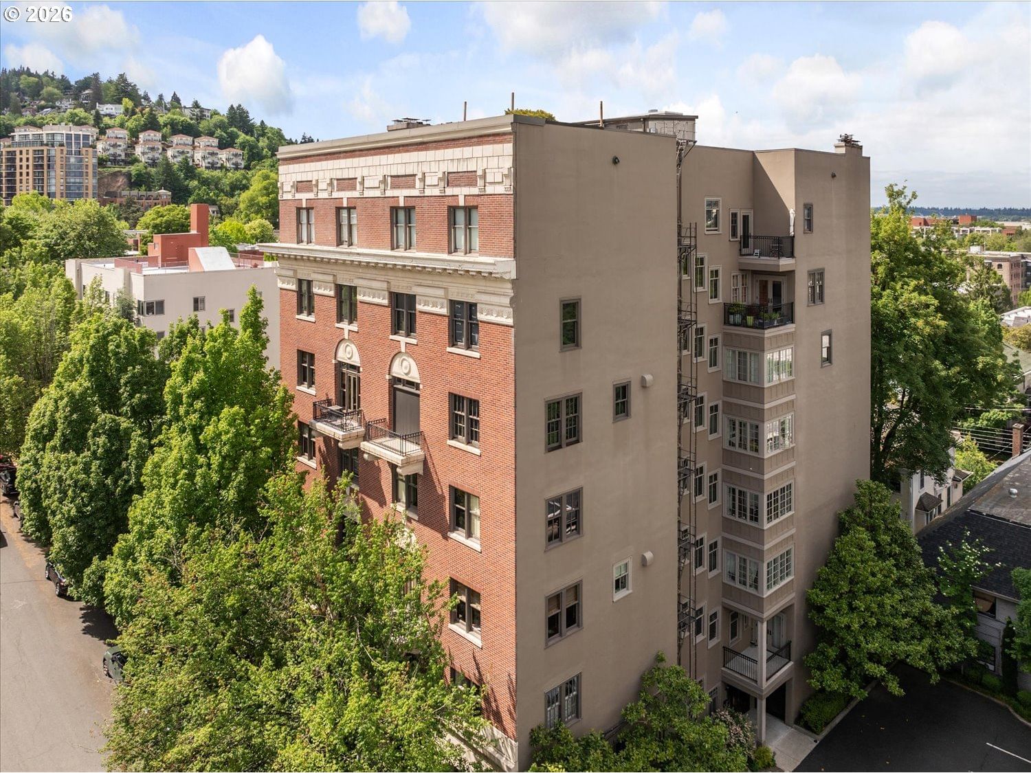 2141 NW DAVIS ST #301