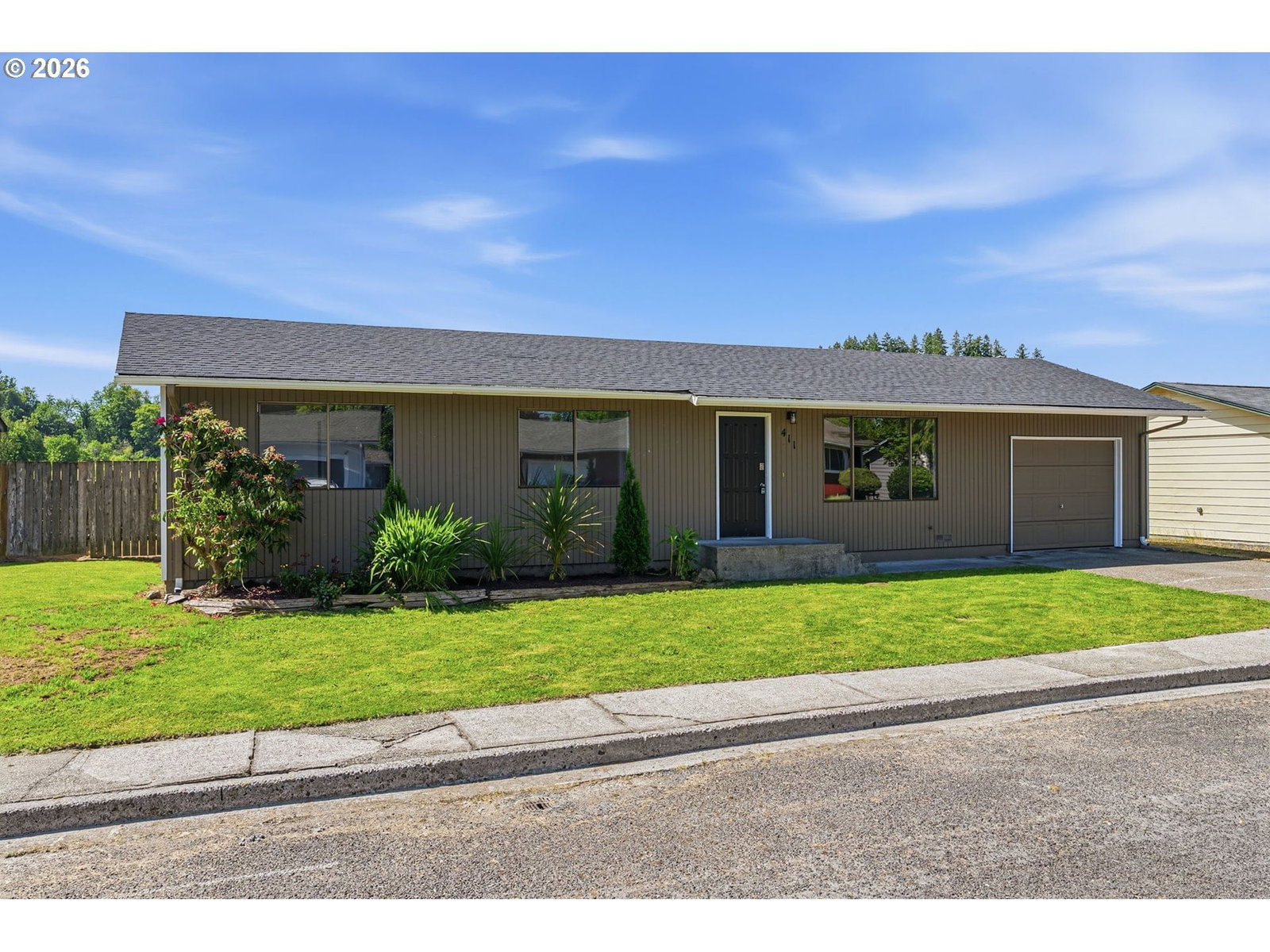 Listing photo 1 of 6
