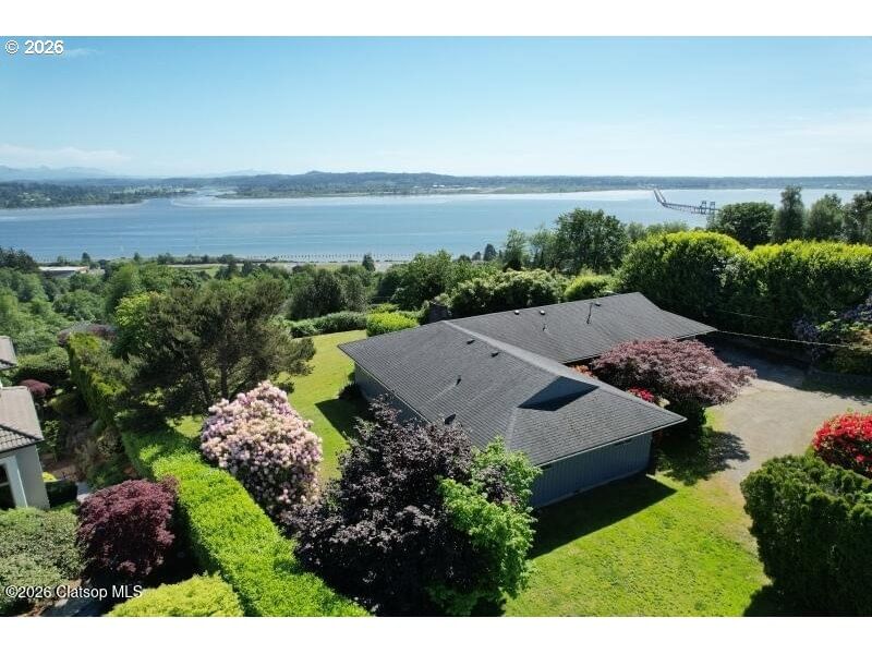 Listing photo 1 of 6