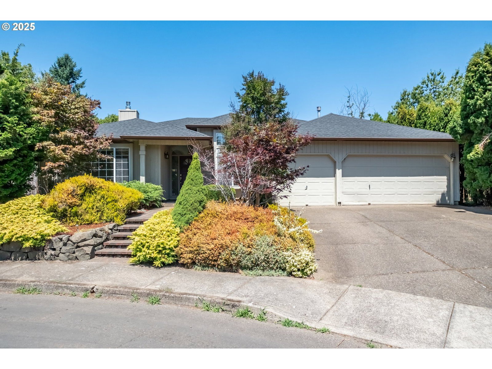 Primary listing photo, 2217 S JULIET CT, Salem, OR, 97302