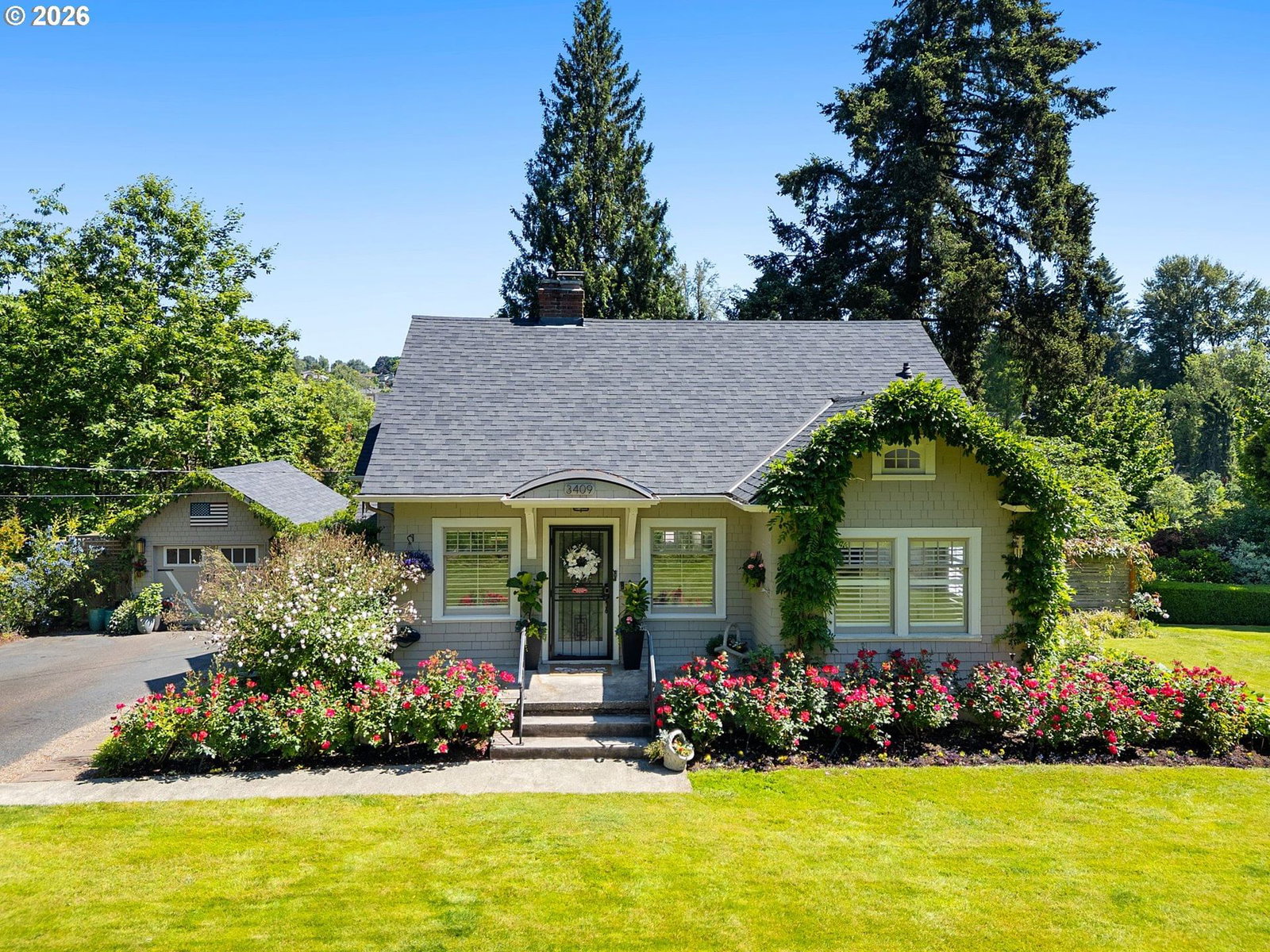 Listing photo 1 of 6