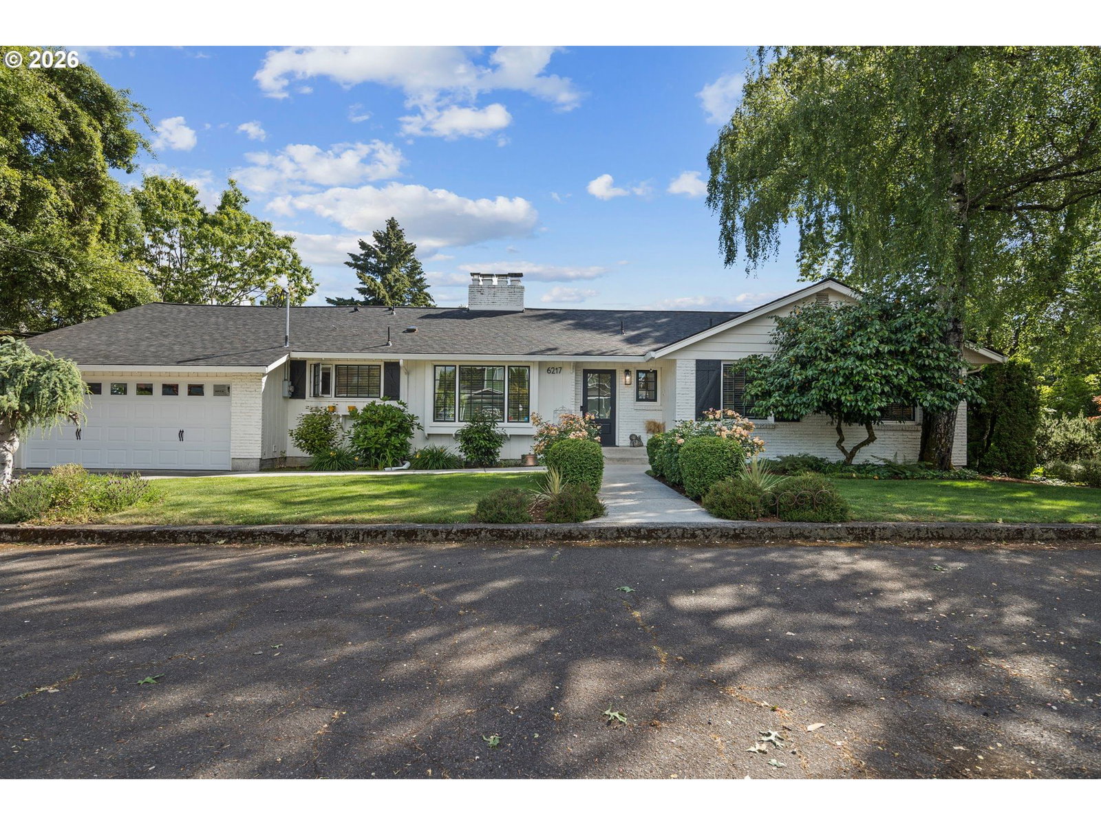 Listing photo 1 of 6