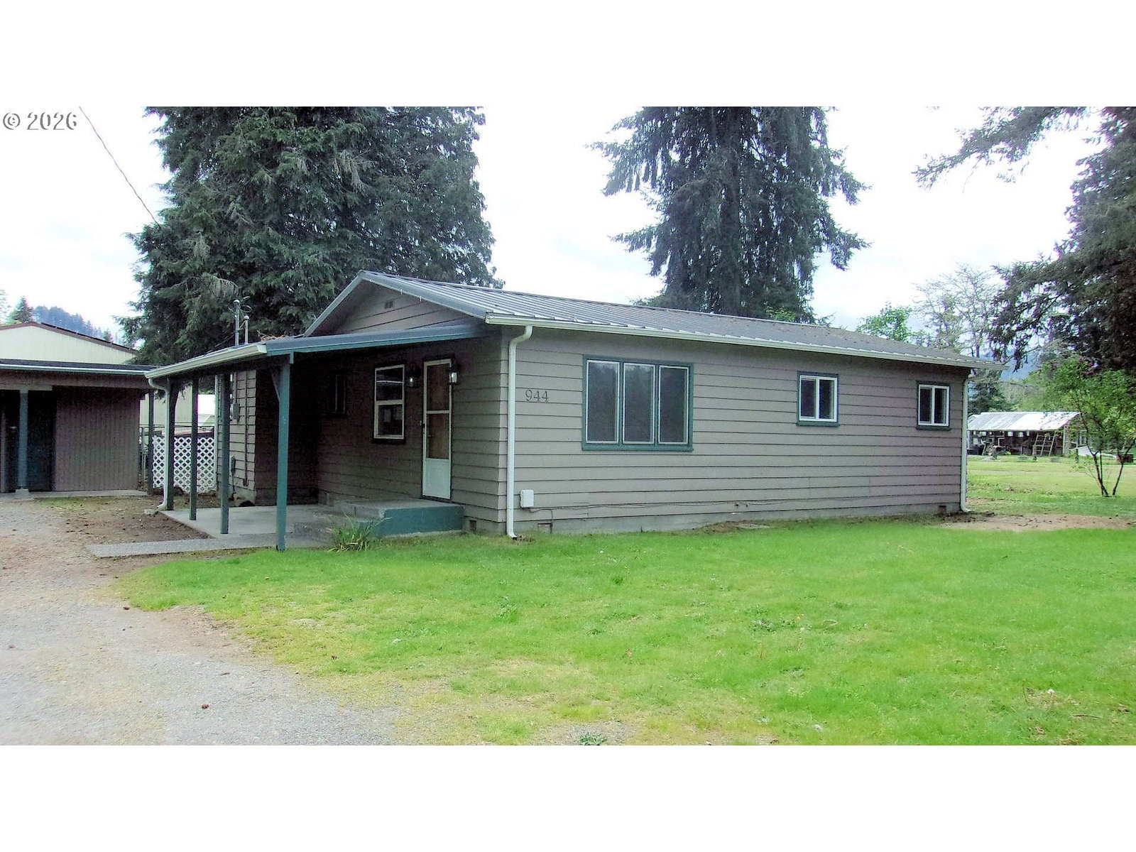 Listing photo 1 of 6