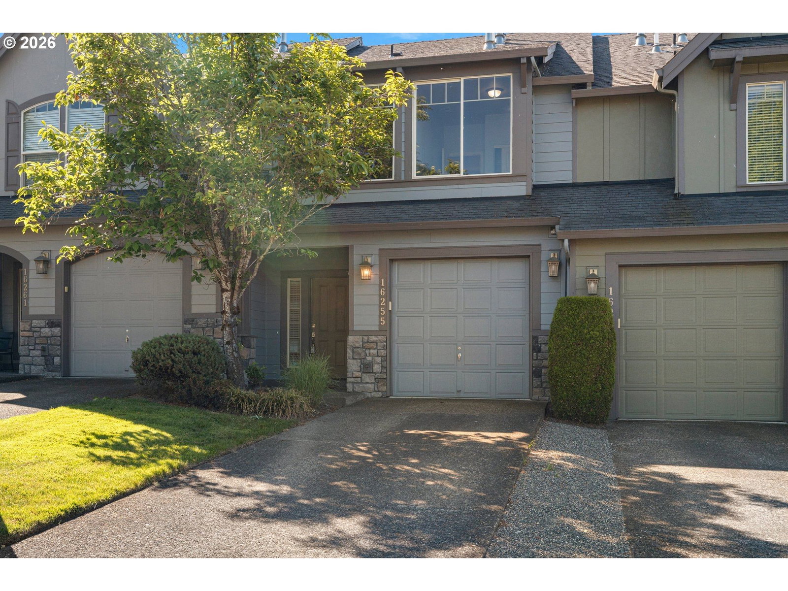 Listing photo 1 of 6