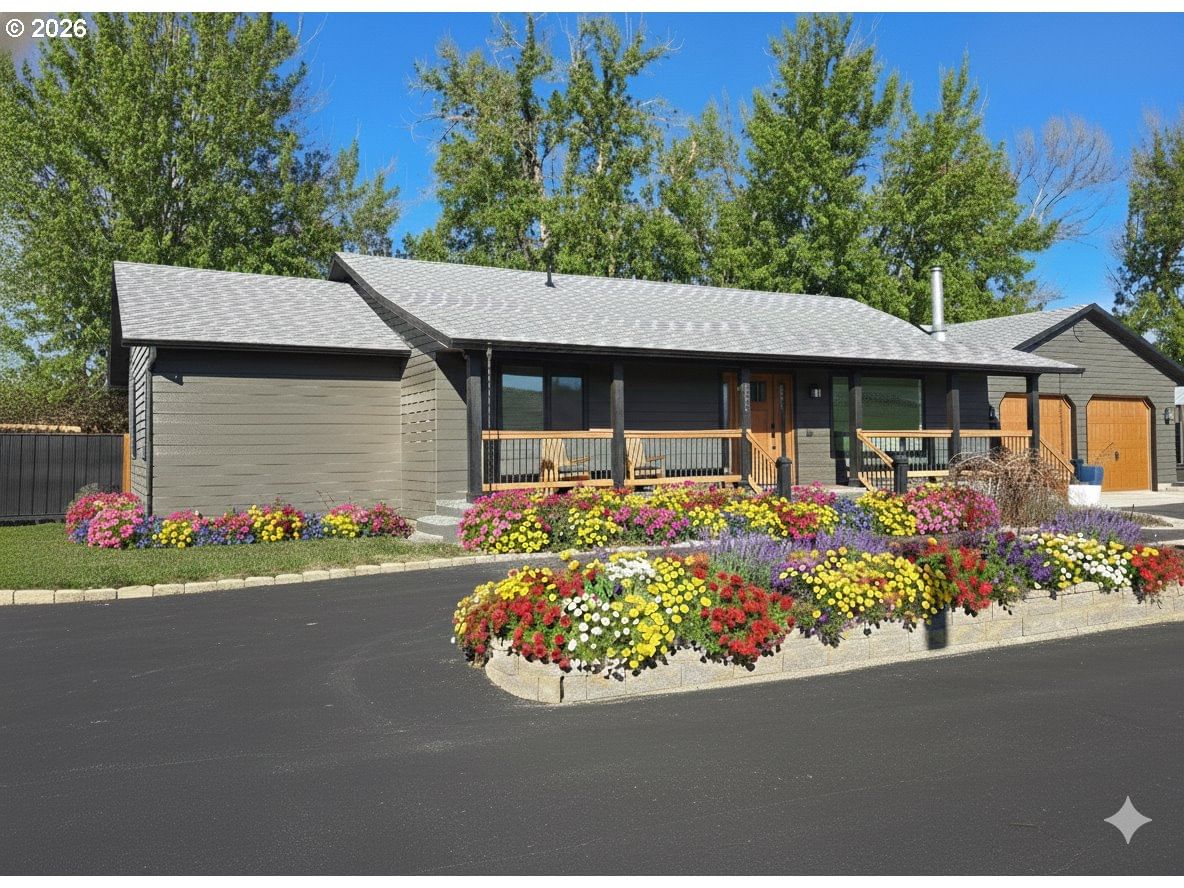 Primary listing photo, 230 HOGANS ALY, Dufur, OR, 97021