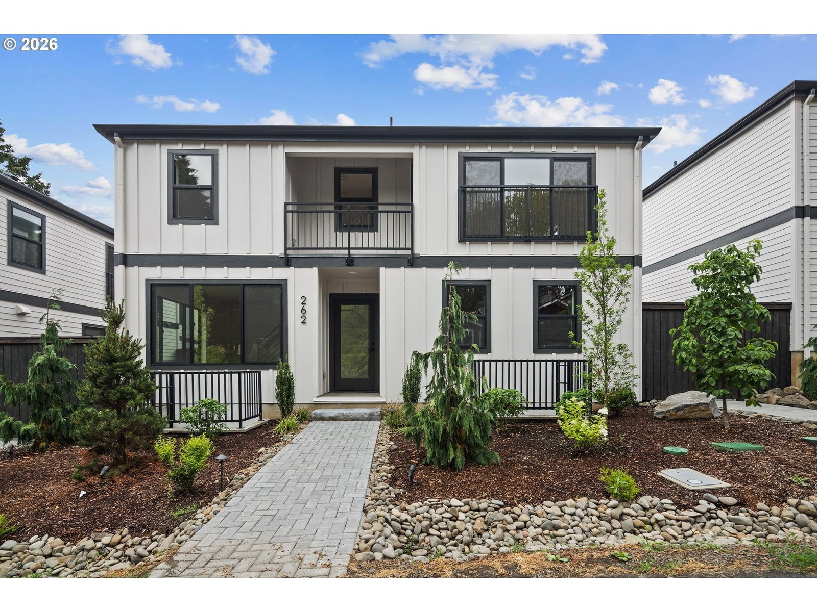 262 G AVE