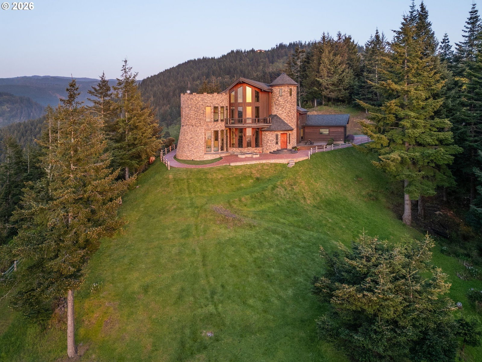Listing photo 1 of 6