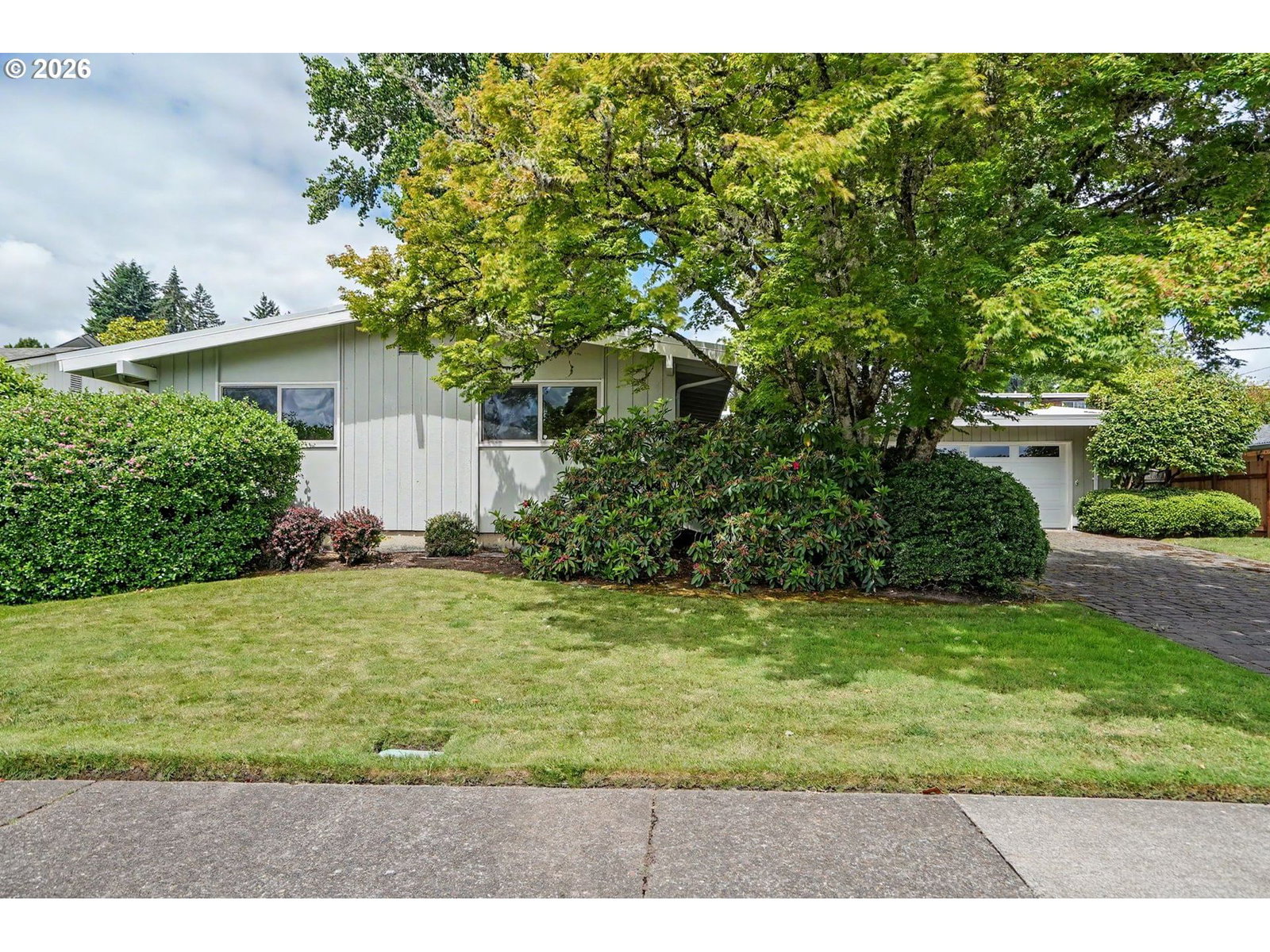 Listing photo 1 of 6