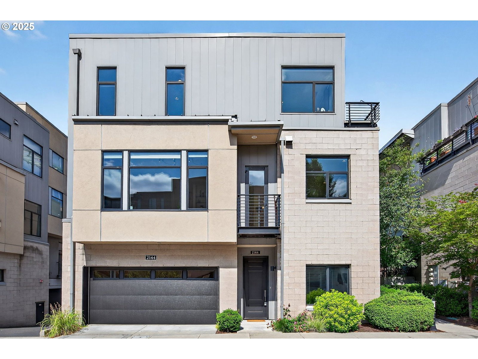 Primary listing photo, 2144 NW 16th AVE, Portland, OR, 97209