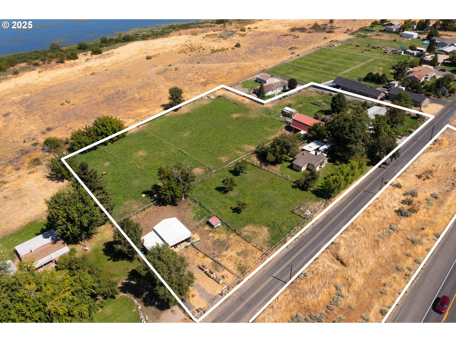 Primary listing photo, 28473 Southshore DR, Umatilla, OR, 97882