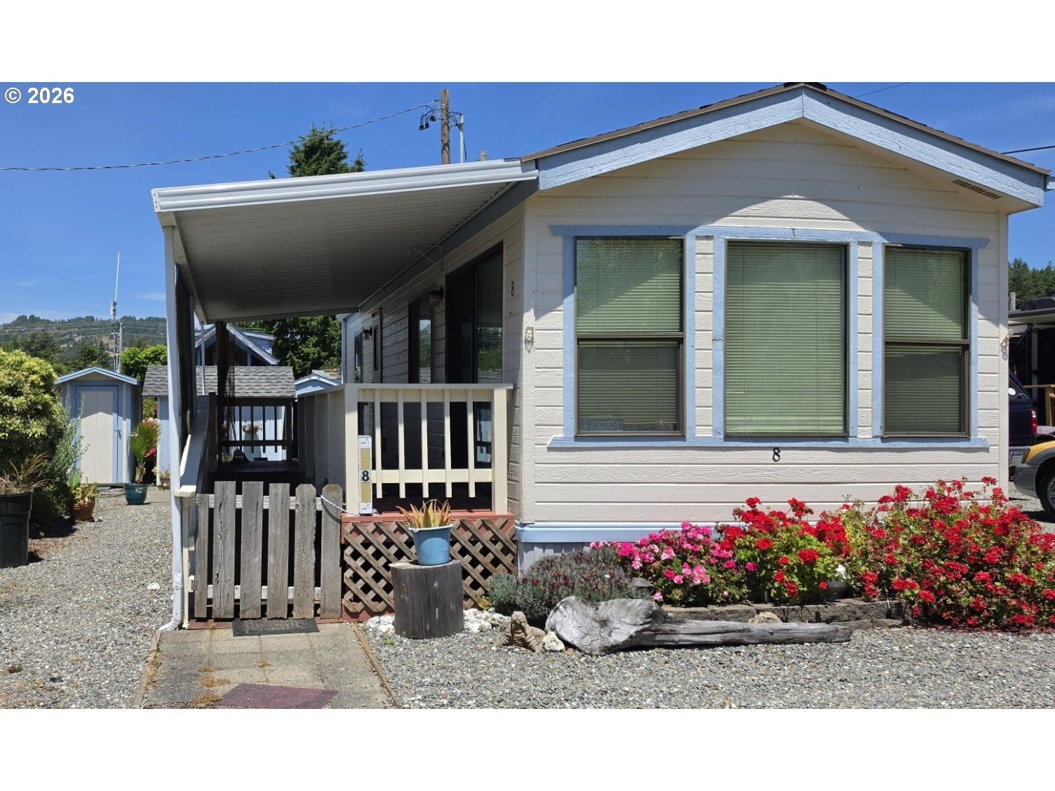 Listing photo 1 of 6