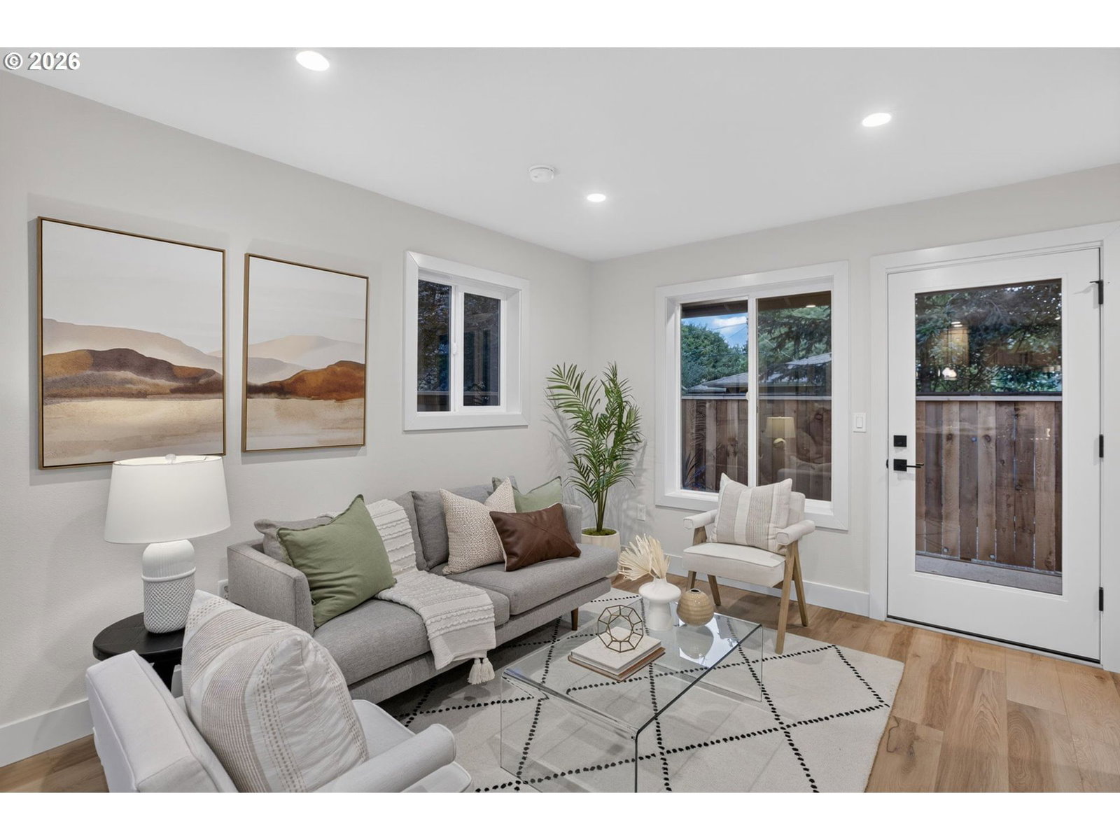 Listing photo 5 of 19, 5555 SE STEELE ST #B, Portland, OR, 97206