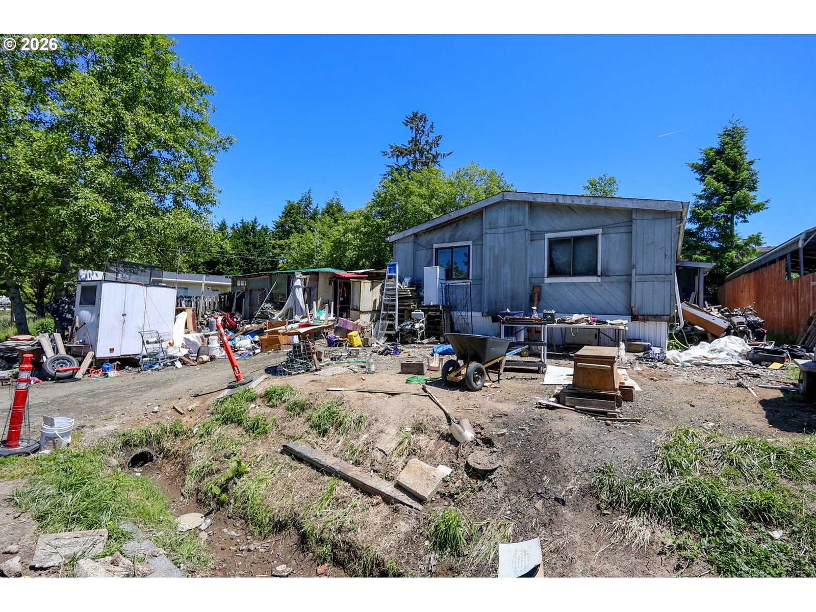 Listing photo 1 of 6