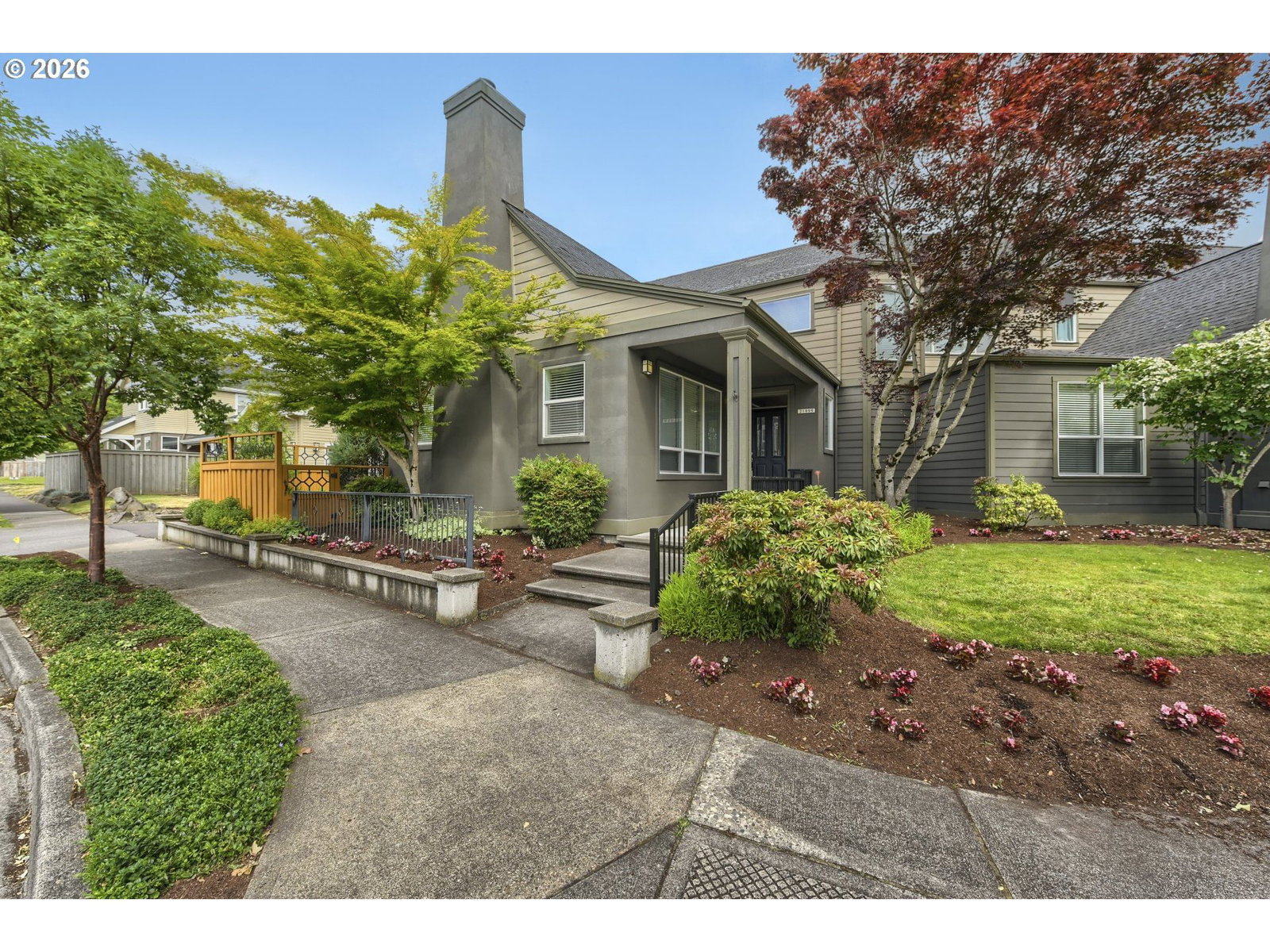 Listing photo 1 of 6